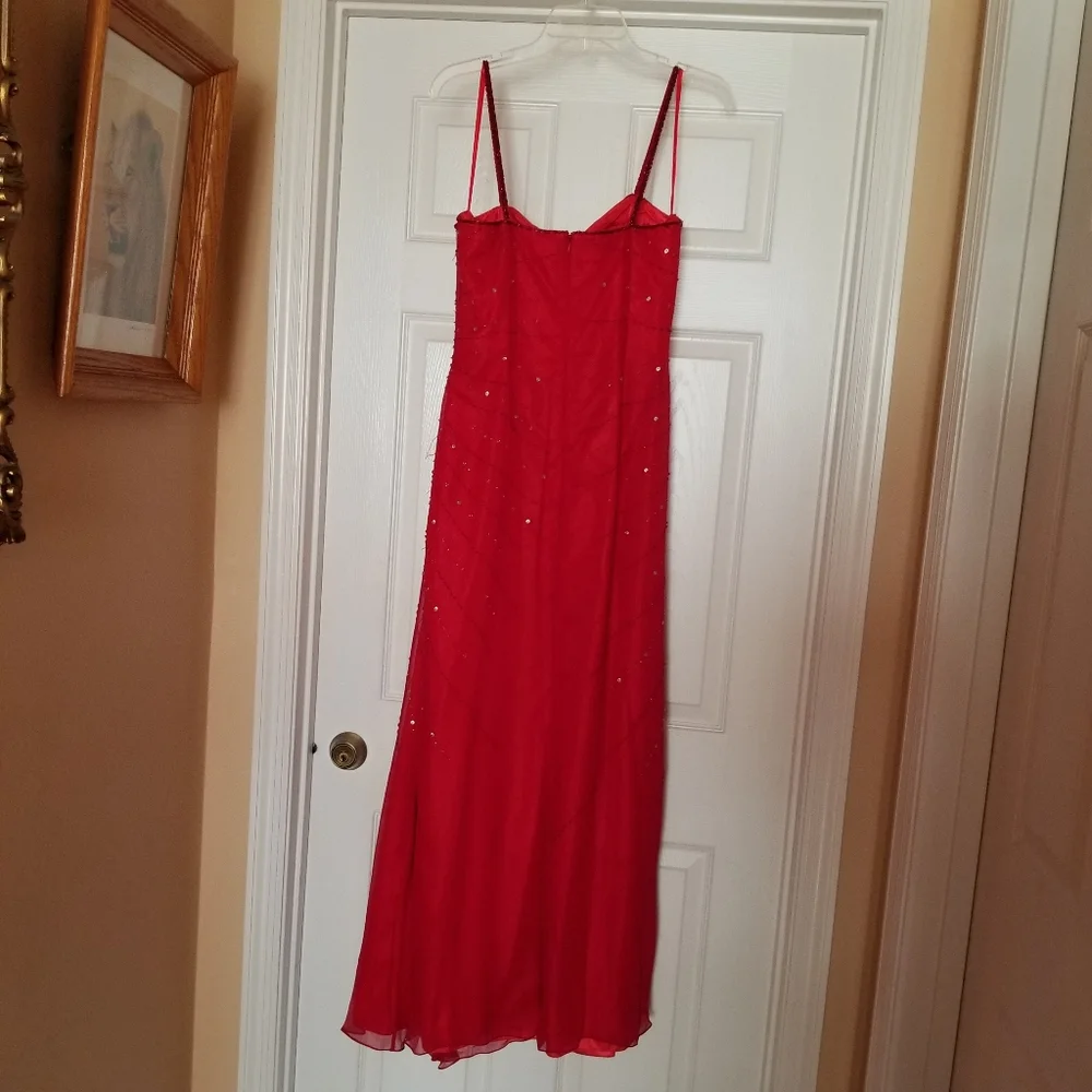 Elegant Red Silk Evening Dress with Sequins and Beads, Size 8 - Picture 9 of 11